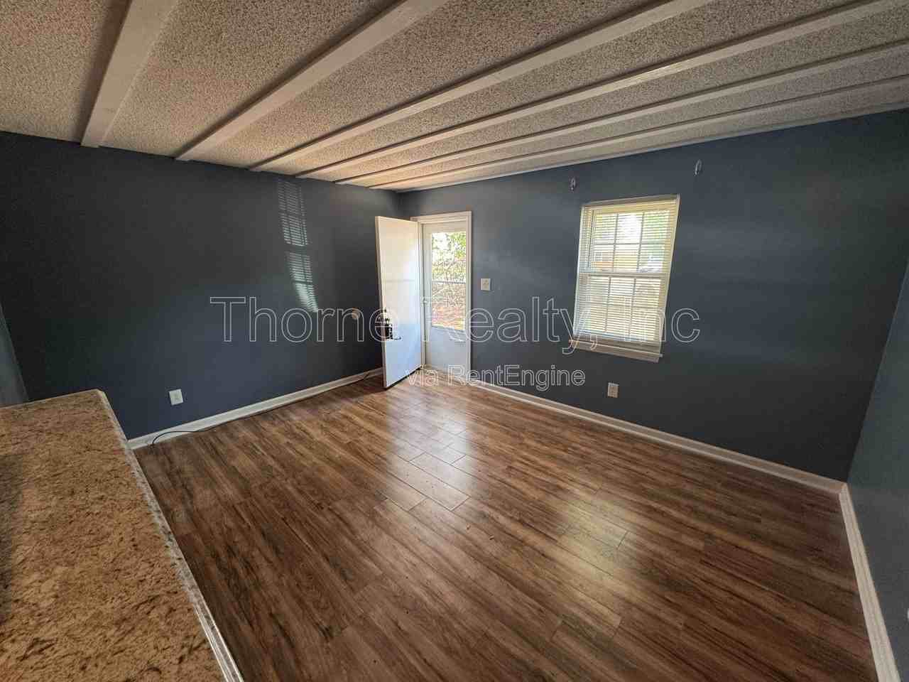 914 Belvedere St - Photo 3 of 9