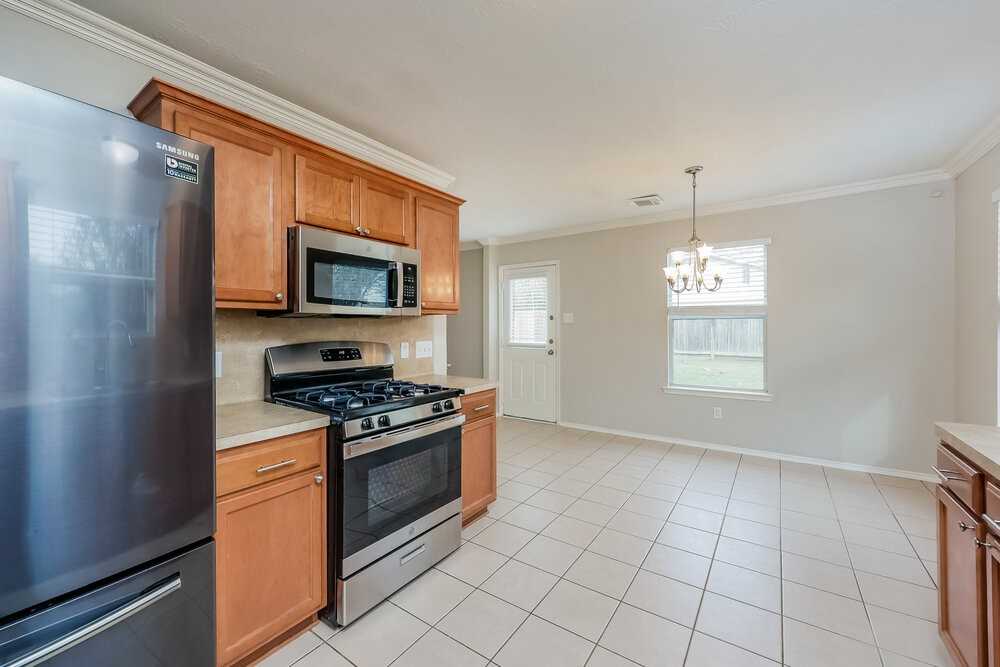 1403 Natural Pine Trl - Photo 7 of 17