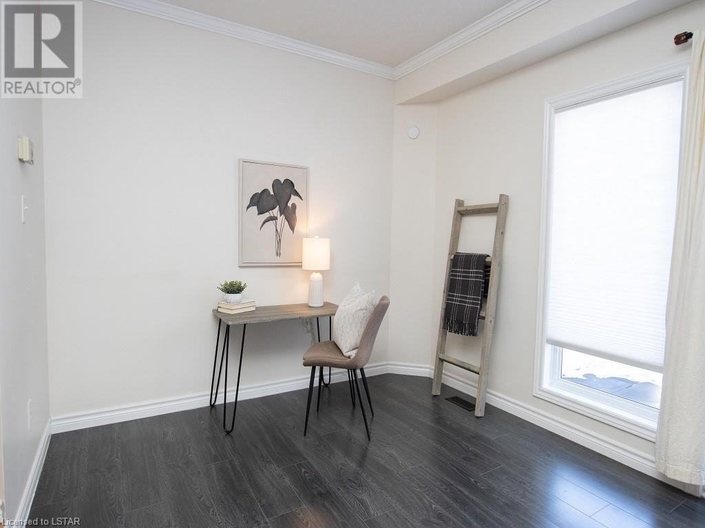 1555 Beaverbrook Avenue - Photo 5 of 13