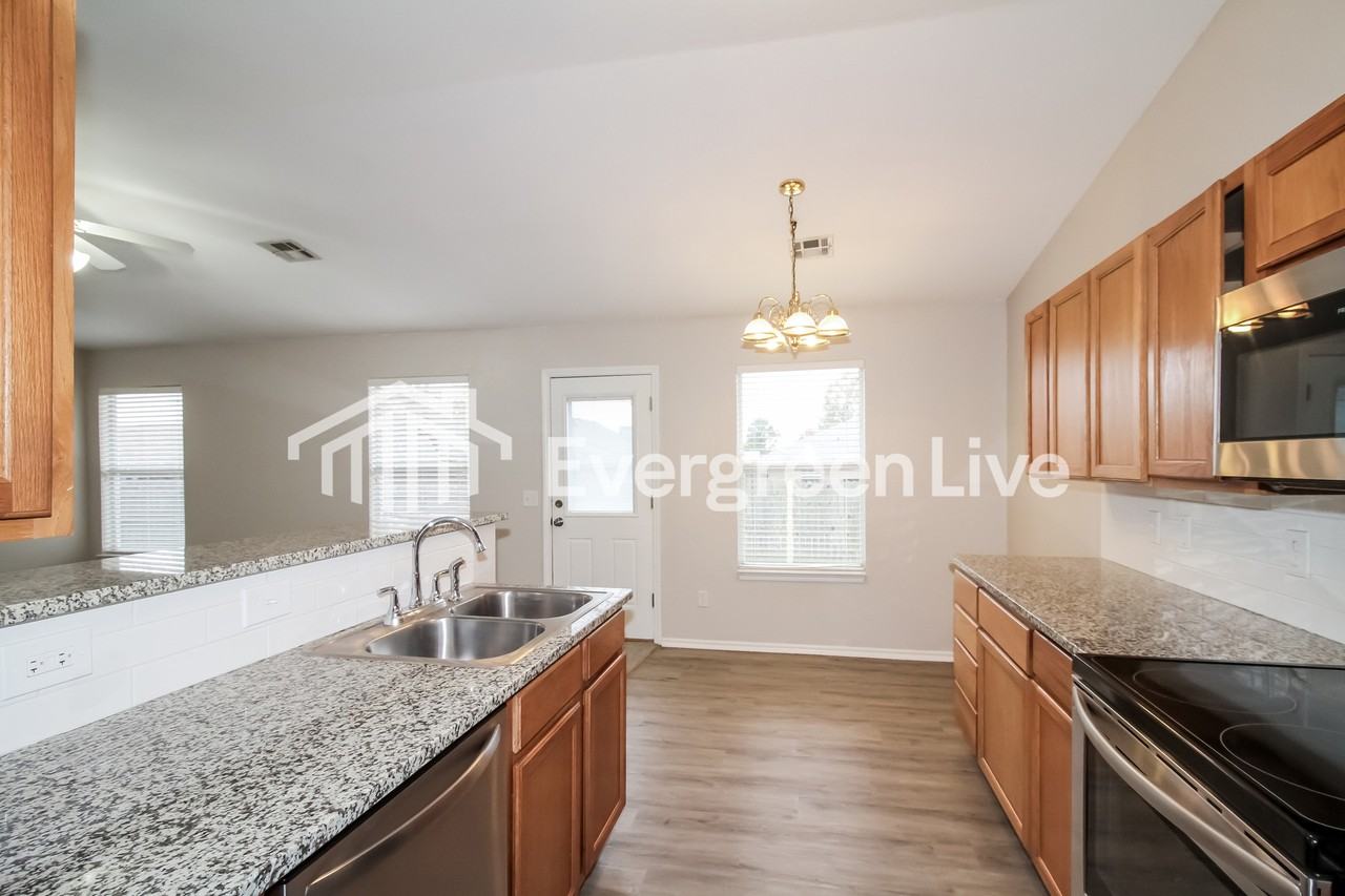 2624 Briar Patch Way - Photo 5 of 17