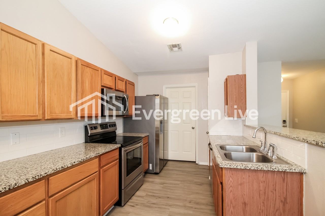 2624 Briar Patch Way - Photo 6 of 17