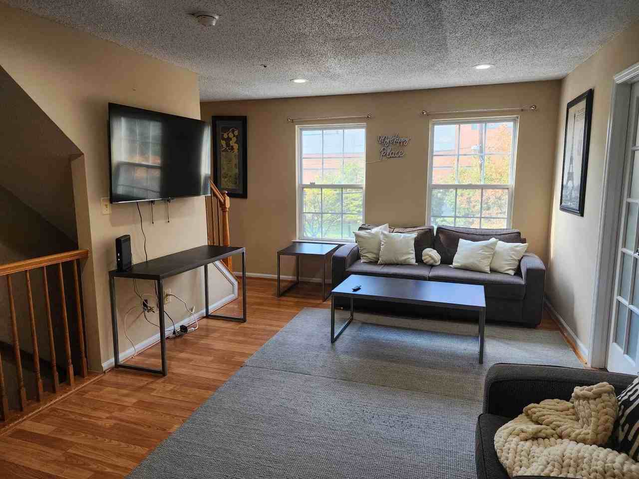 30 Richmond St - Photo 3 of 5