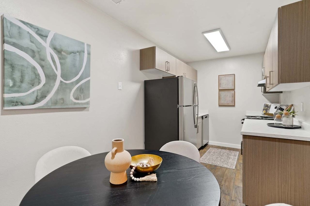 1205 N Redwood Rd - Photo 3 of 9