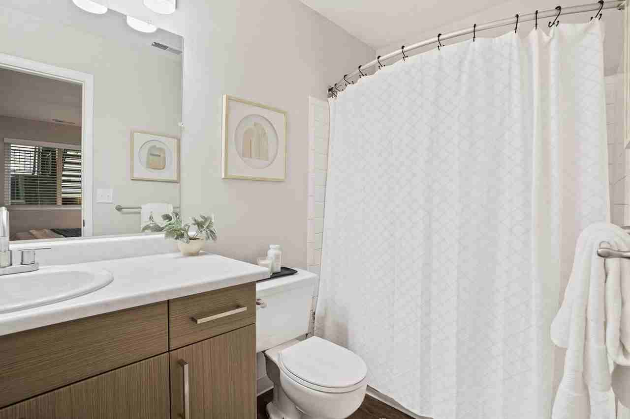 1205 N Redwood Rd - Photo 4 of 9