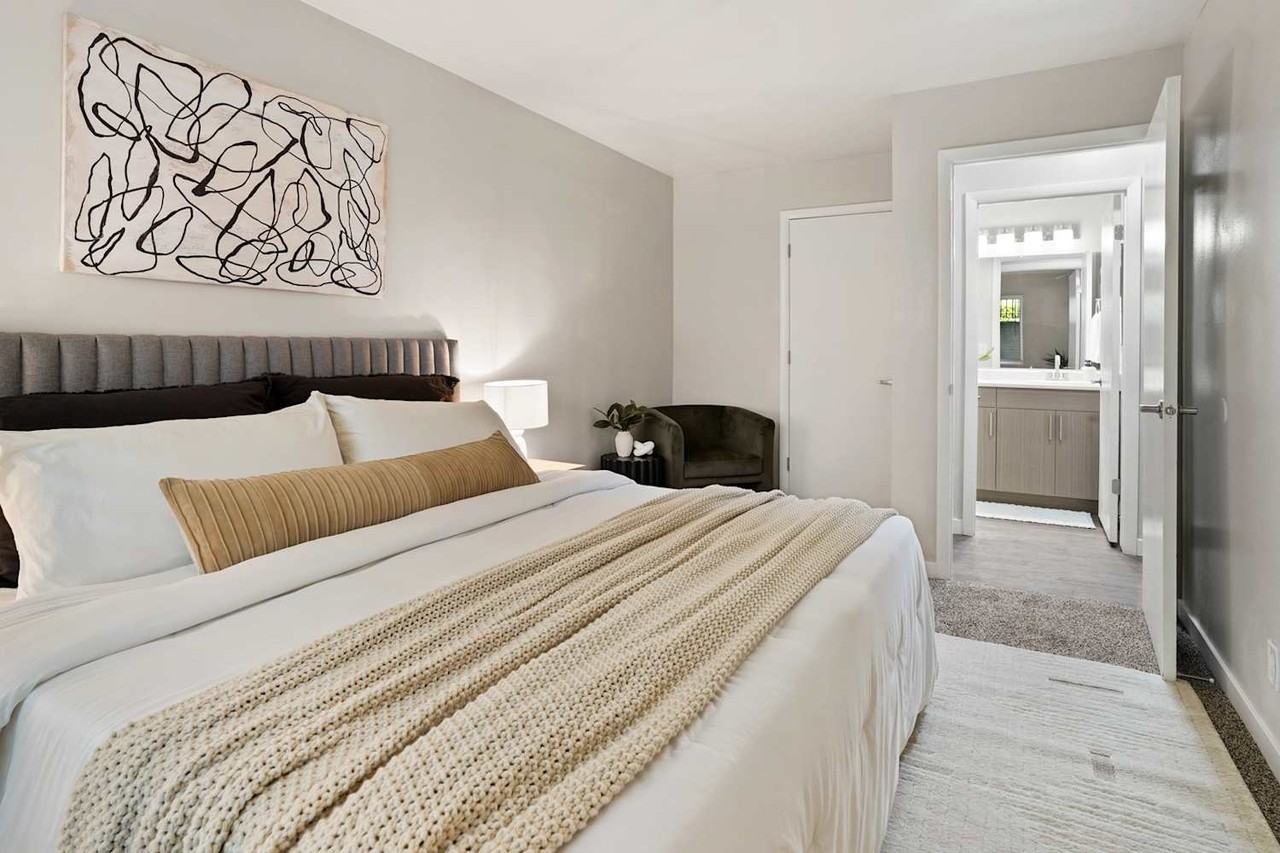 1205 N Redwood Rd - Photo 7 of 9