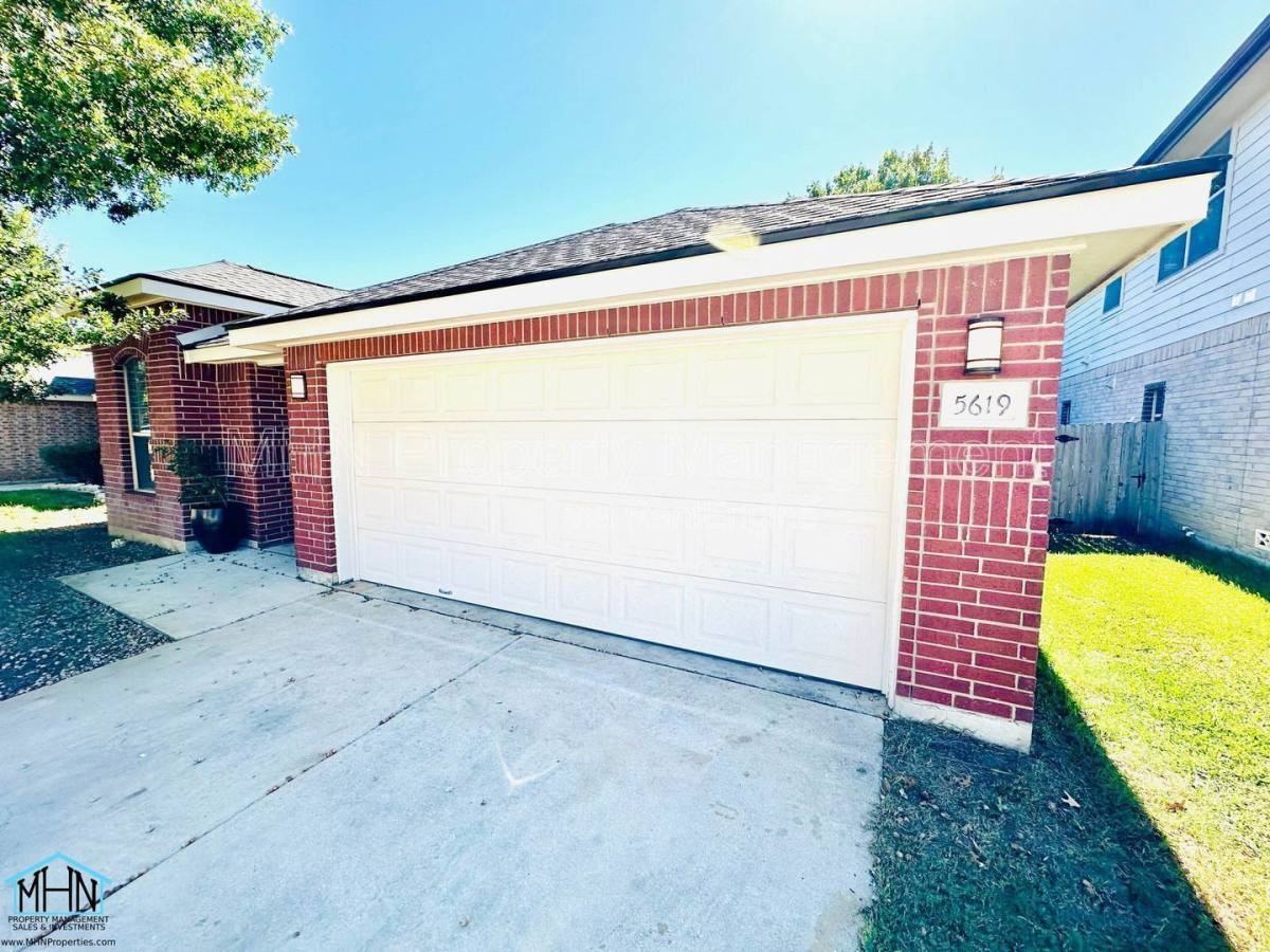 5619 Cross Pond - Photo 3 of 10