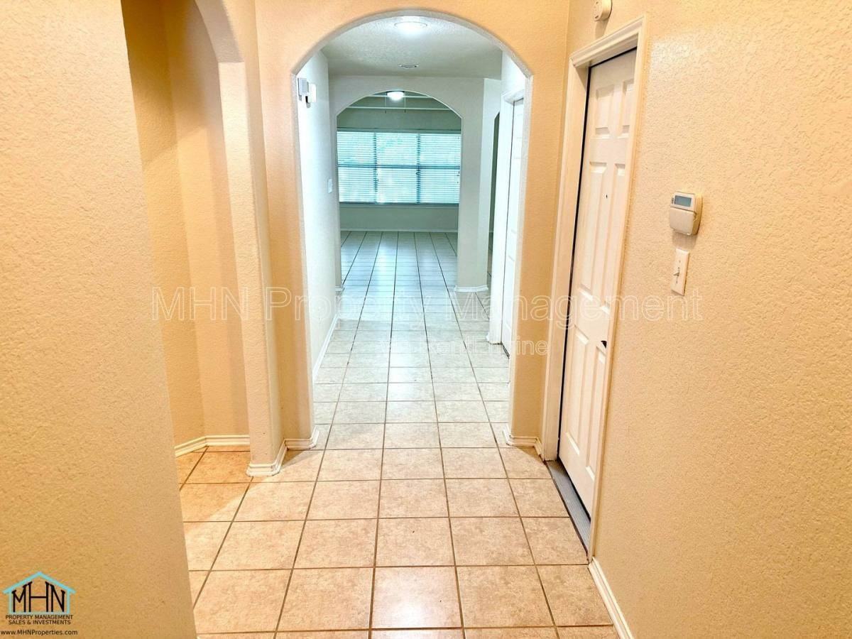 5619 Cross Pond - Photo 4 of 10