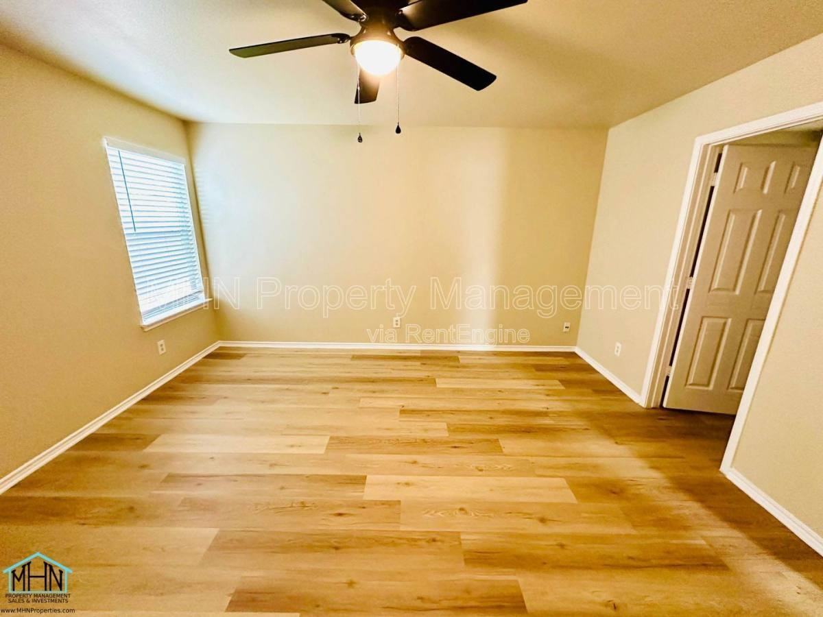 8914 Roaring Spgs - Photo 5 of 10