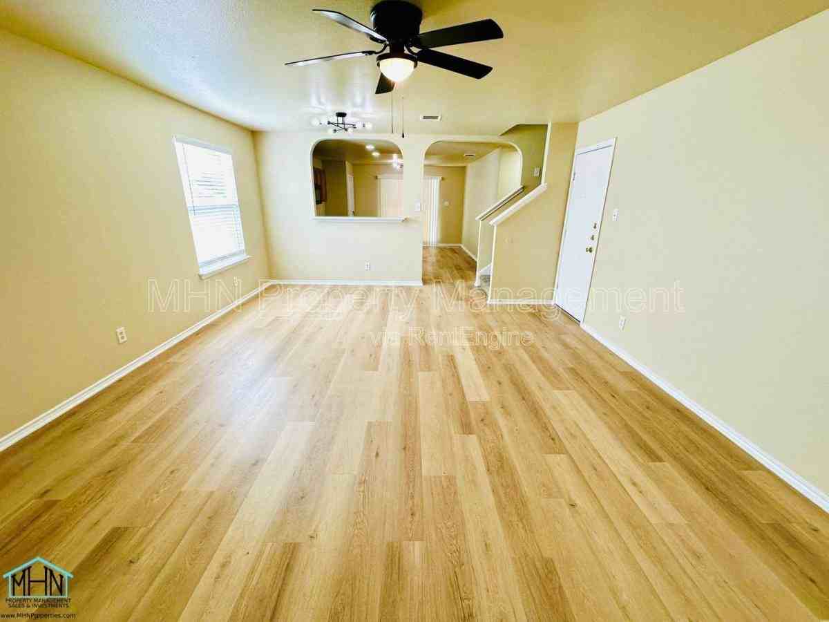 8914 Roaring Spgs - Photo 7 of 10