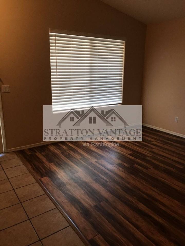 8201 W Pima St - Photo 2 of 10