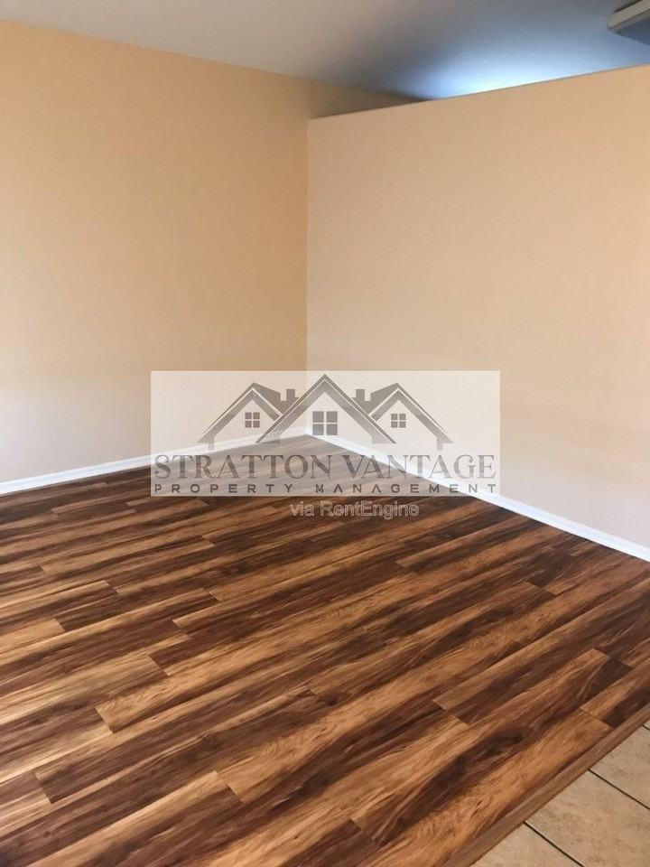 8201 W Pima St - Photo 3 of 10