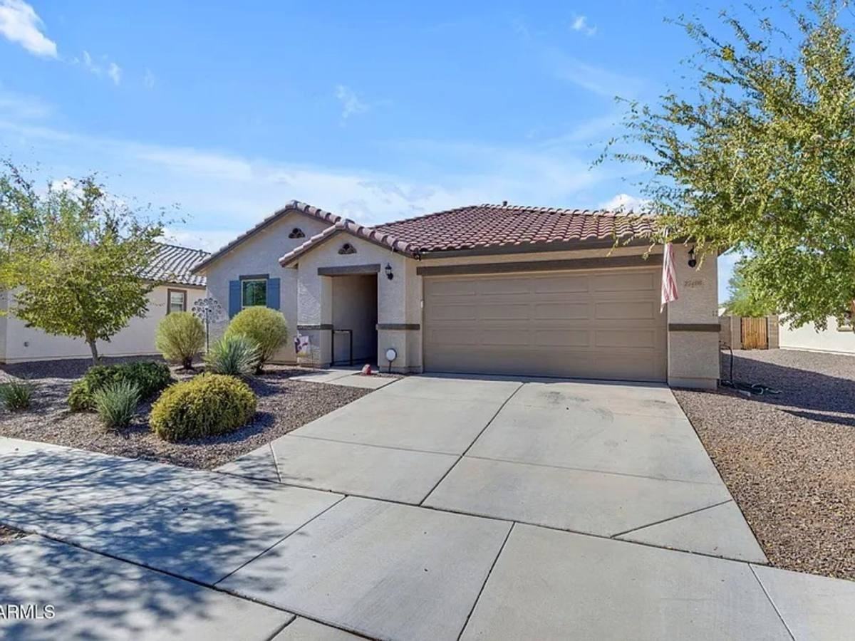 27406 N 172nd Ave - Photo 2 of 10