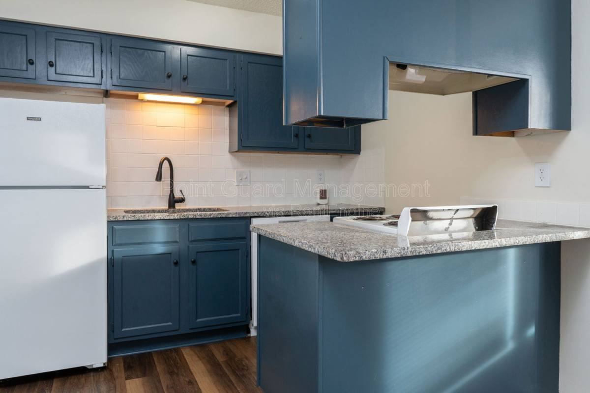 2731 N Amidon Ave #2 - Photo 7 of 10