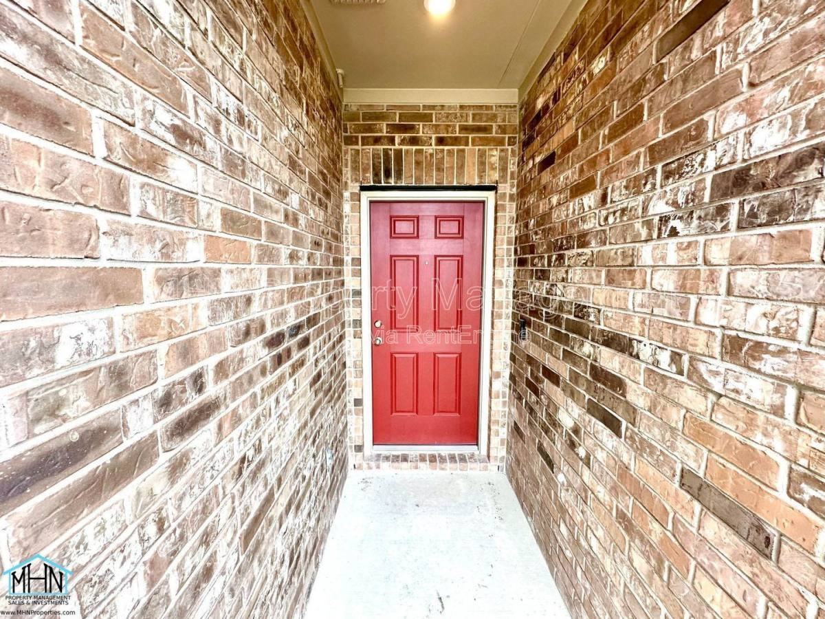 1200 Legend Pass - Photo 3 of 10