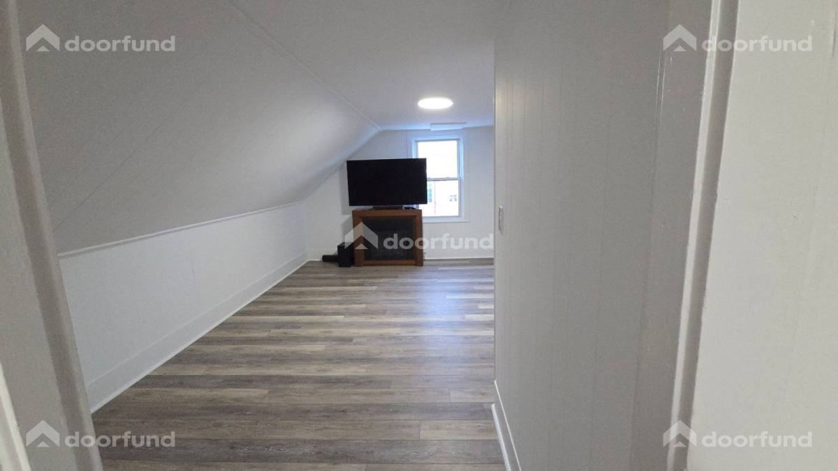 50 Summer St - Photo 5 of 10