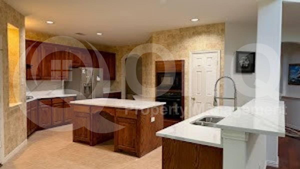 2022 Huntcliffe Ct - Photo 3 of 10