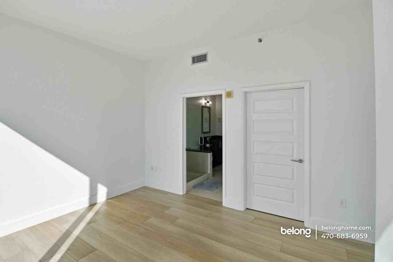 1080 Peachtree St Ne - Photo 7 of 20