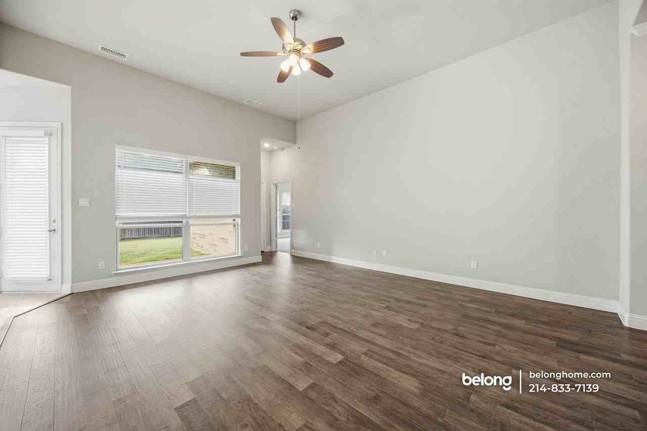 913 Michelle Dr - Photo 5 of 25