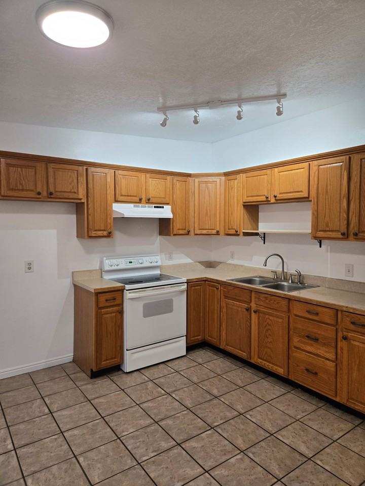 4453 S Honeywood Ln #A - Photo 3 of 24