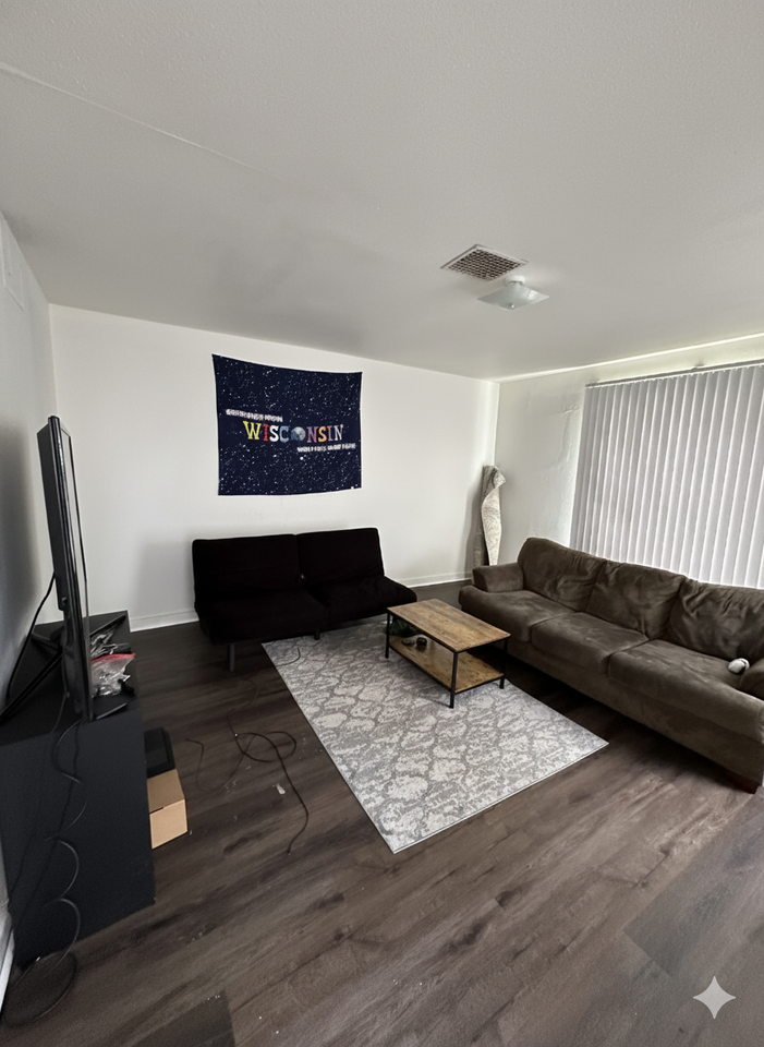 838 1/2 Menomonie St - Photo 4 of 14