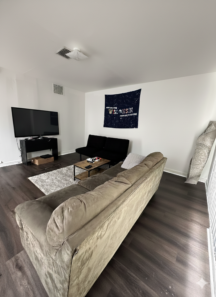 838 1/2 Menomonie St - Photo 5 of 14