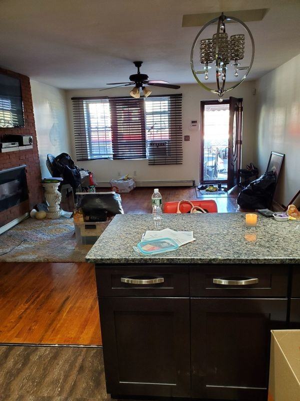 928 Crescent St - Photo 3 of 10