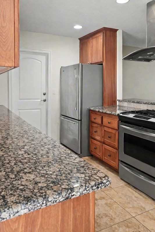 16795 Sholic St - Photo 6 of 15