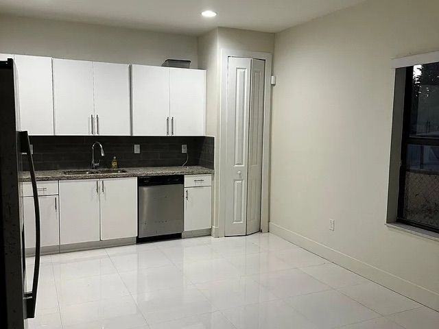 1214 Nw 6th Ave ##B - Photo 5 of 8