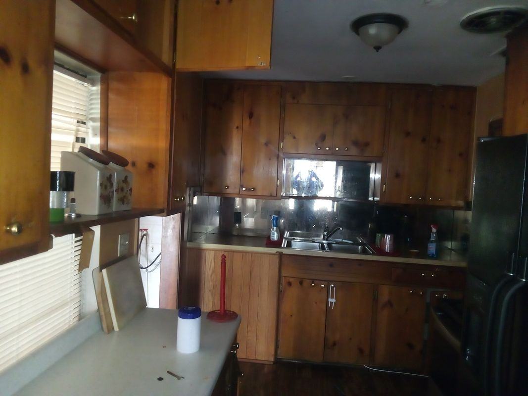 2943 Commonwealth Ave - Photo 3 of 16