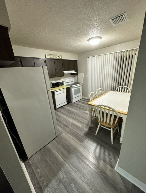 6705 Deland Ave ##B - Photo 4 of 9