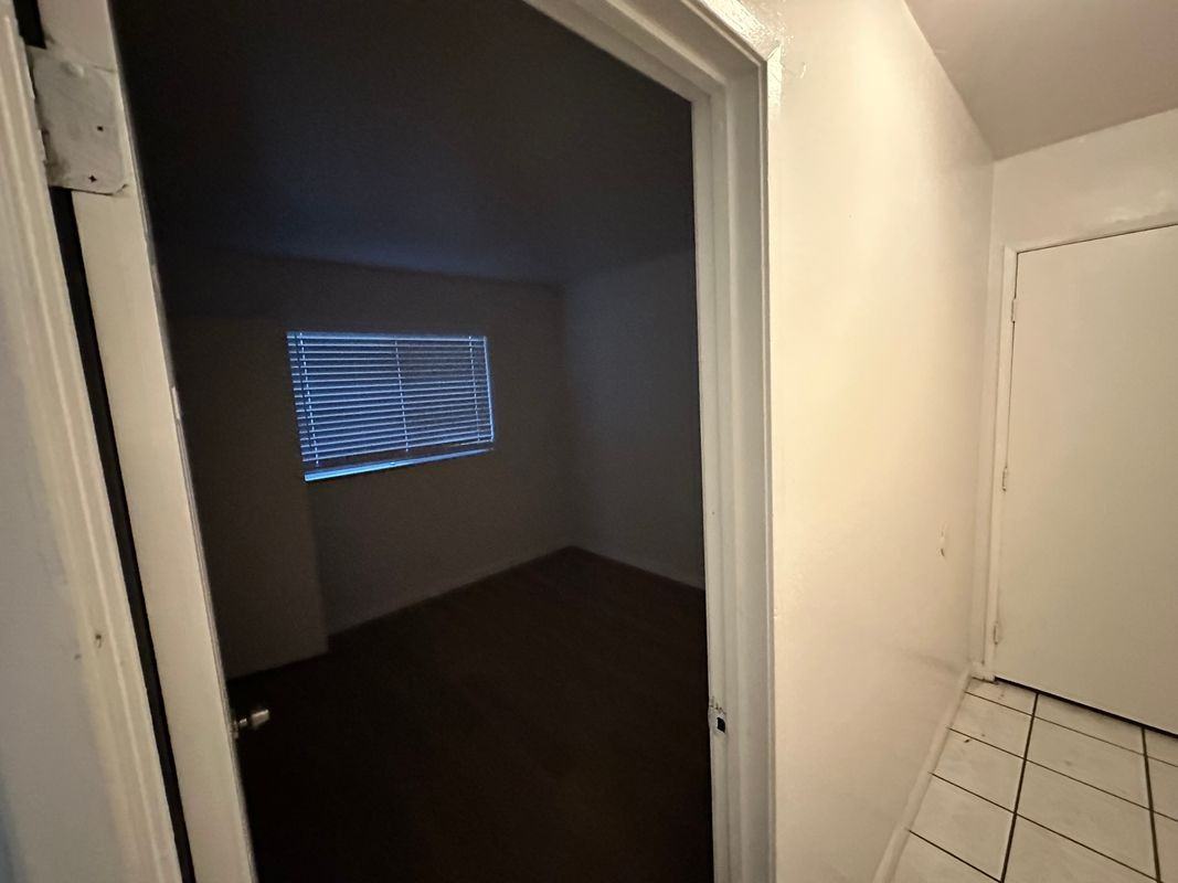 234 N Sagamore St - Photo 2 of 18