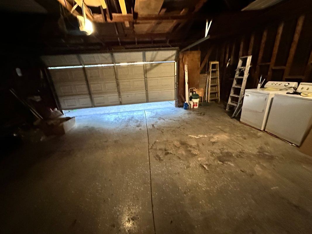 234 N Sagamore St - Photo 4 of 18