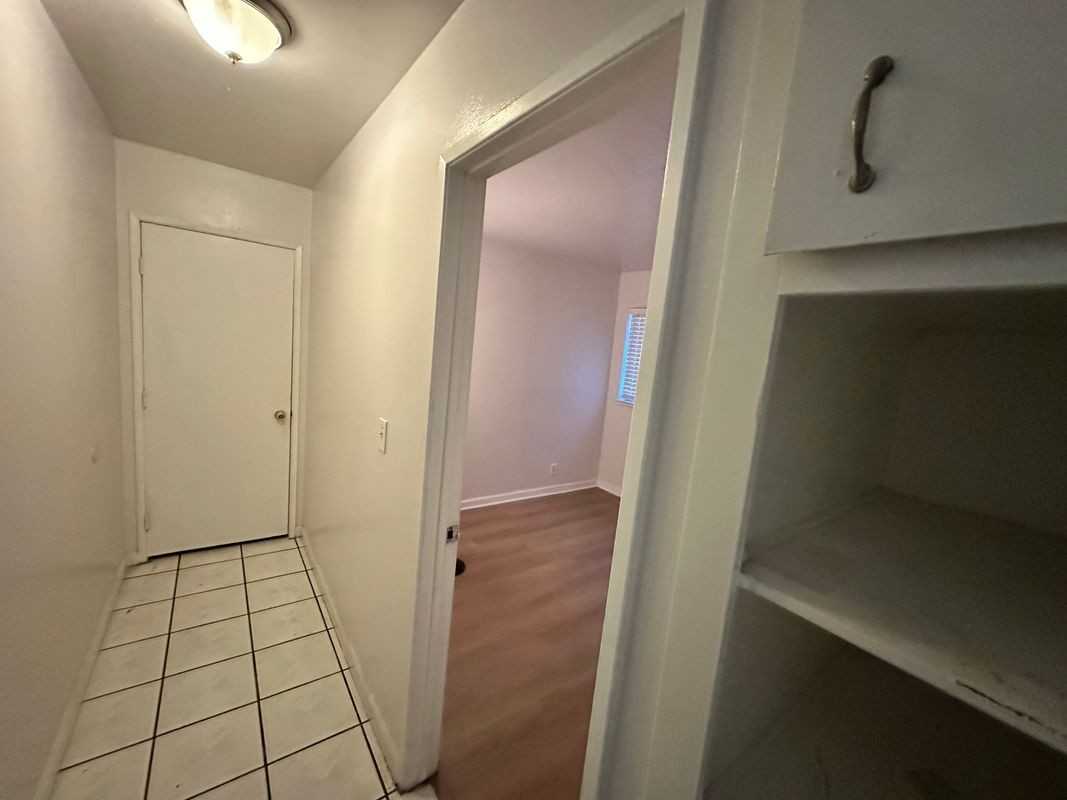 234 N Sagamore St - Photo 5 of 18