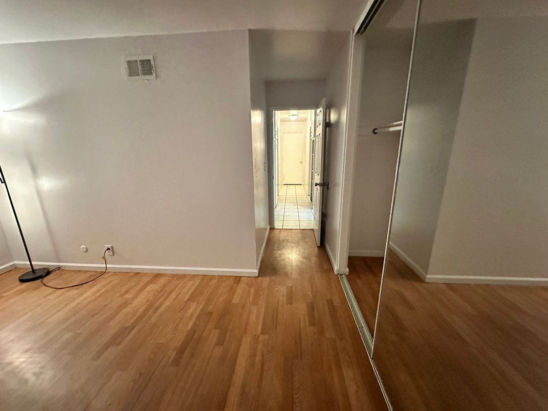 234 N Sagamore St - Photo 7 of 18