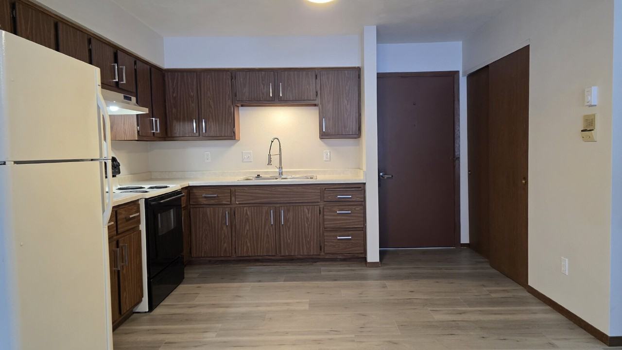 W7760 Elm St #04 - Photo 2 of 10