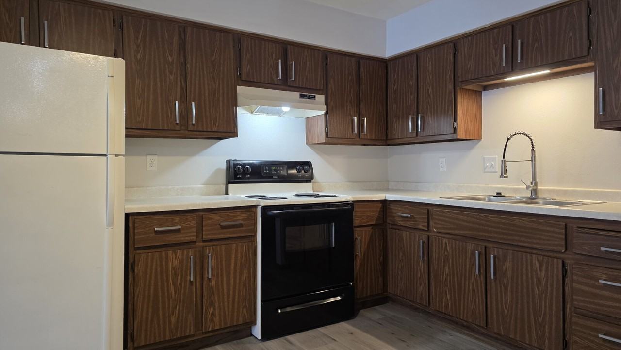 W7760 Elm St #04 - Photo 3 of 10