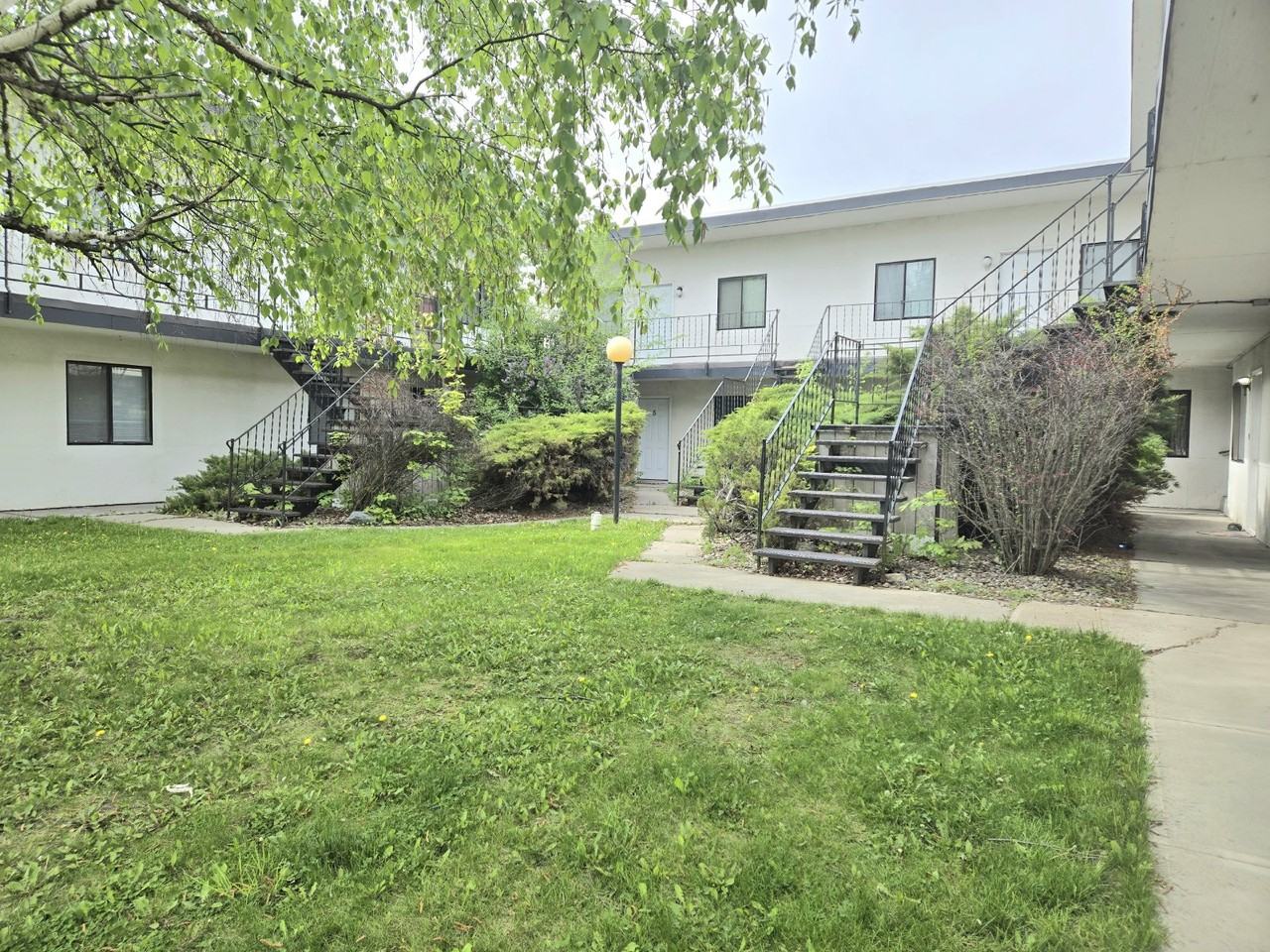 635 6th St W - Photo 2 of 11