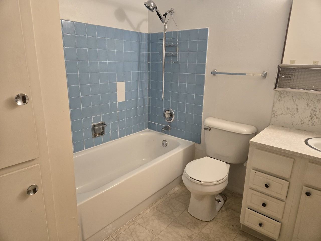 635 6th St W - Photo 5 of 11