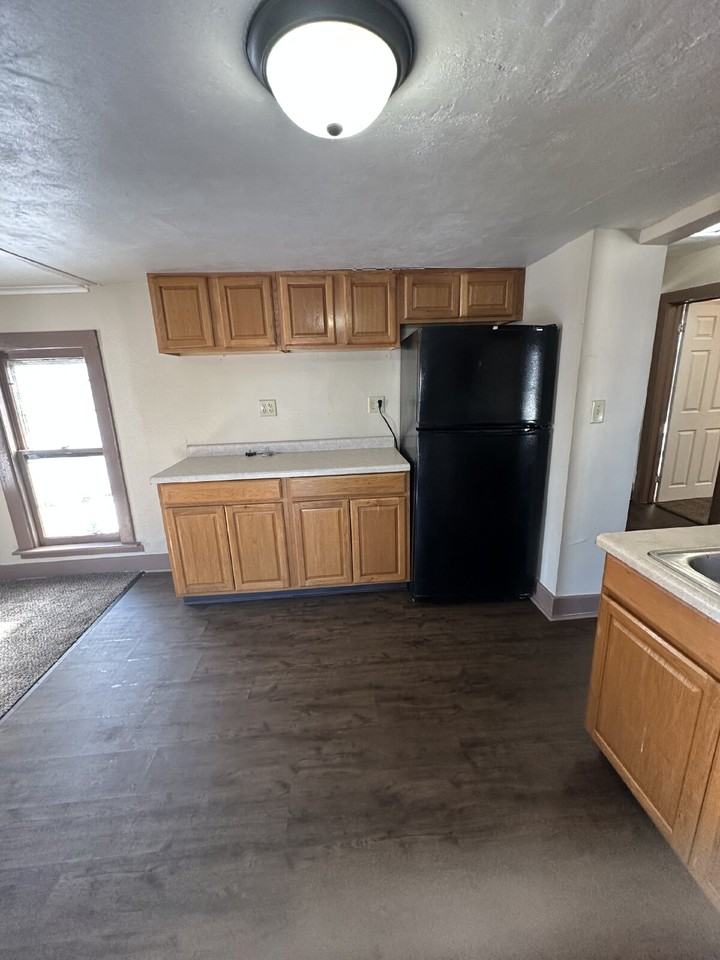 1413 1/2 Linden Ave - Photo 7 of 8