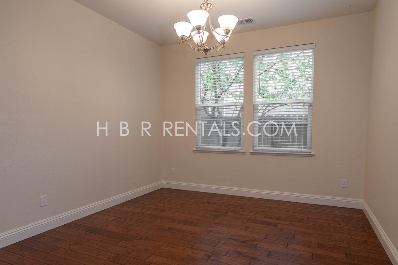 1770 Centerpiece Ln - Photo 5 of 43