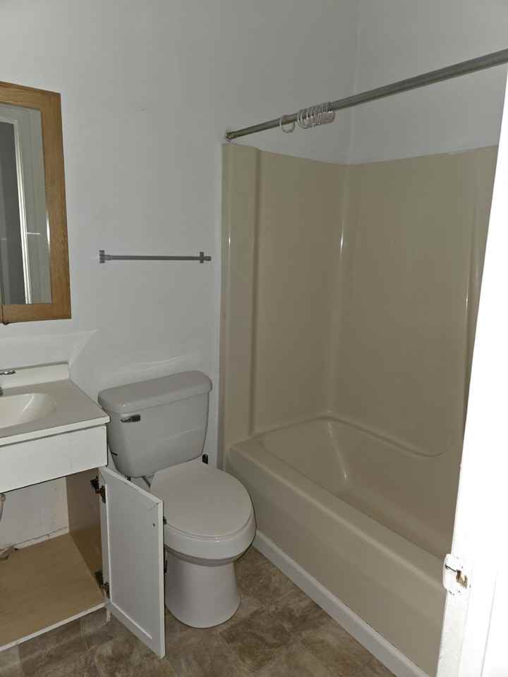 534 Fallowfield Ave - Photo 3 of 4