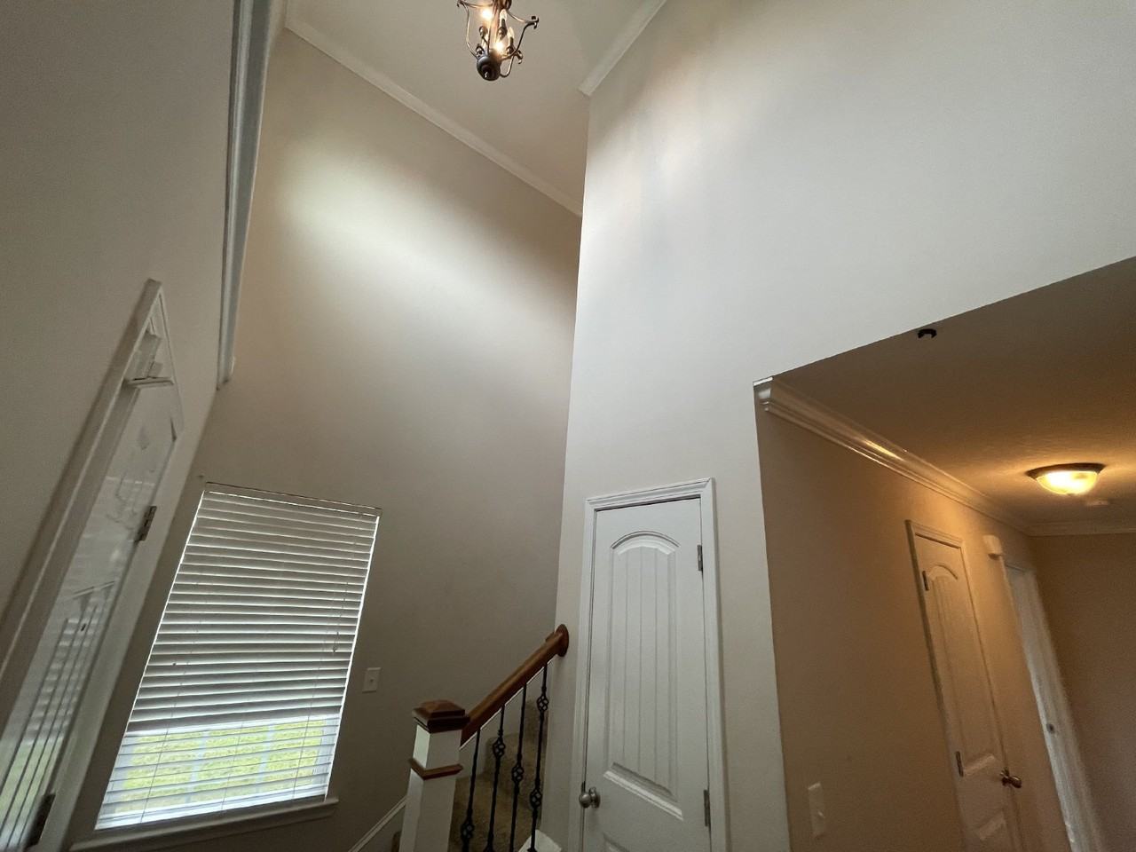 138 Grandview Dr - Photo 2 of 16