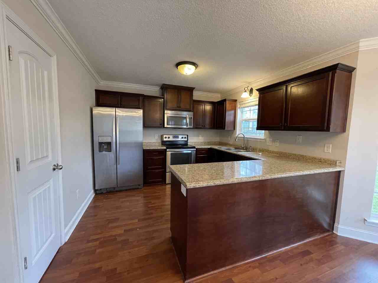 138 Grandview Dr - Photo 5 of 16