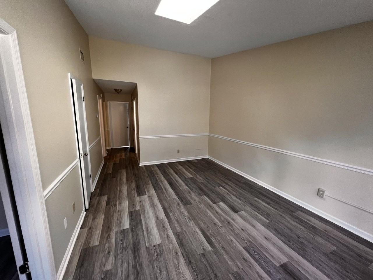 737 Sharon St - Photo 2 of 8