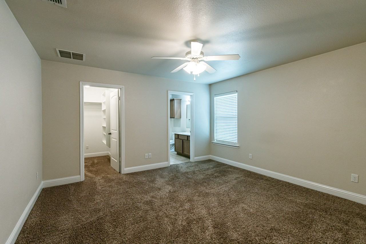 11207 Dover Ave - Photo 7 of 17