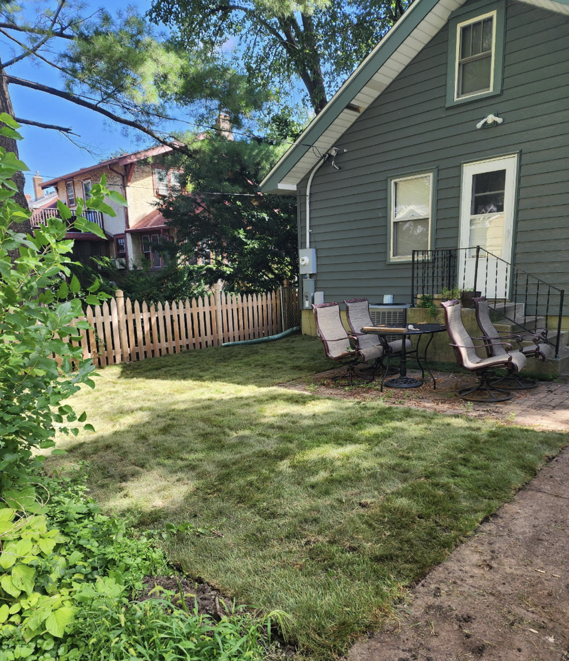 1475 Albert St N - Photo 2 of 20