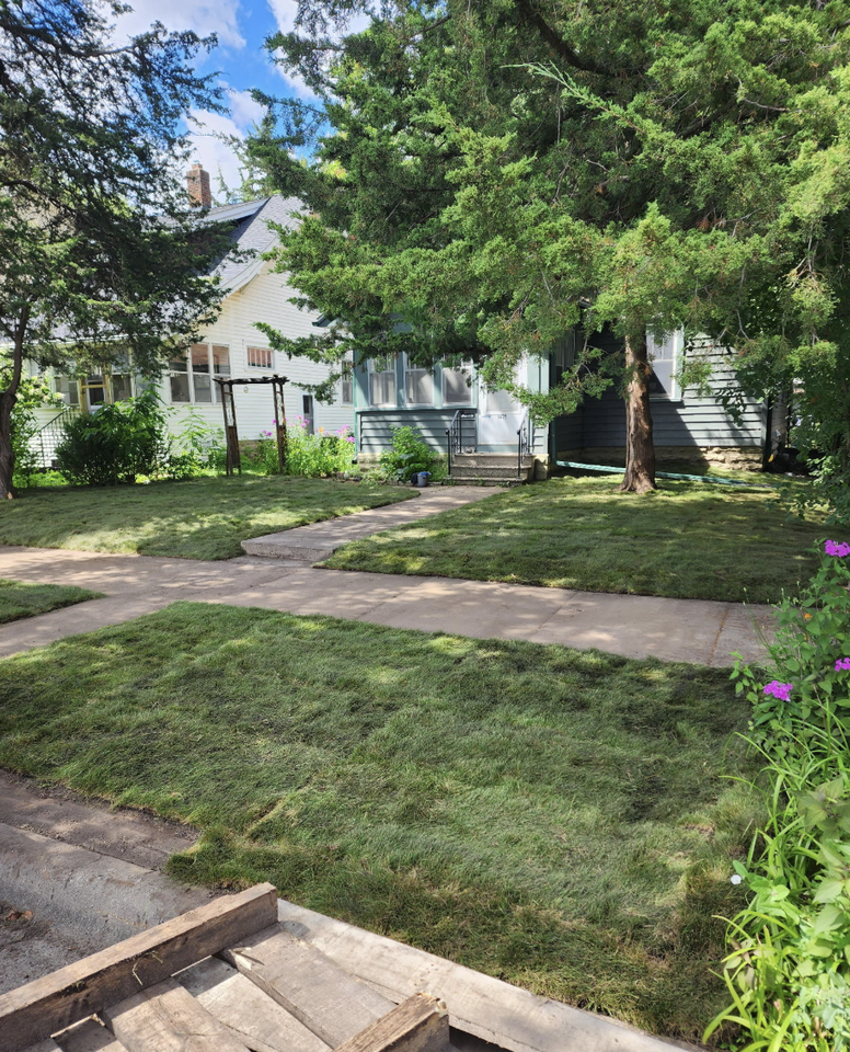 1475 Albert St N - Photo 7 of 20