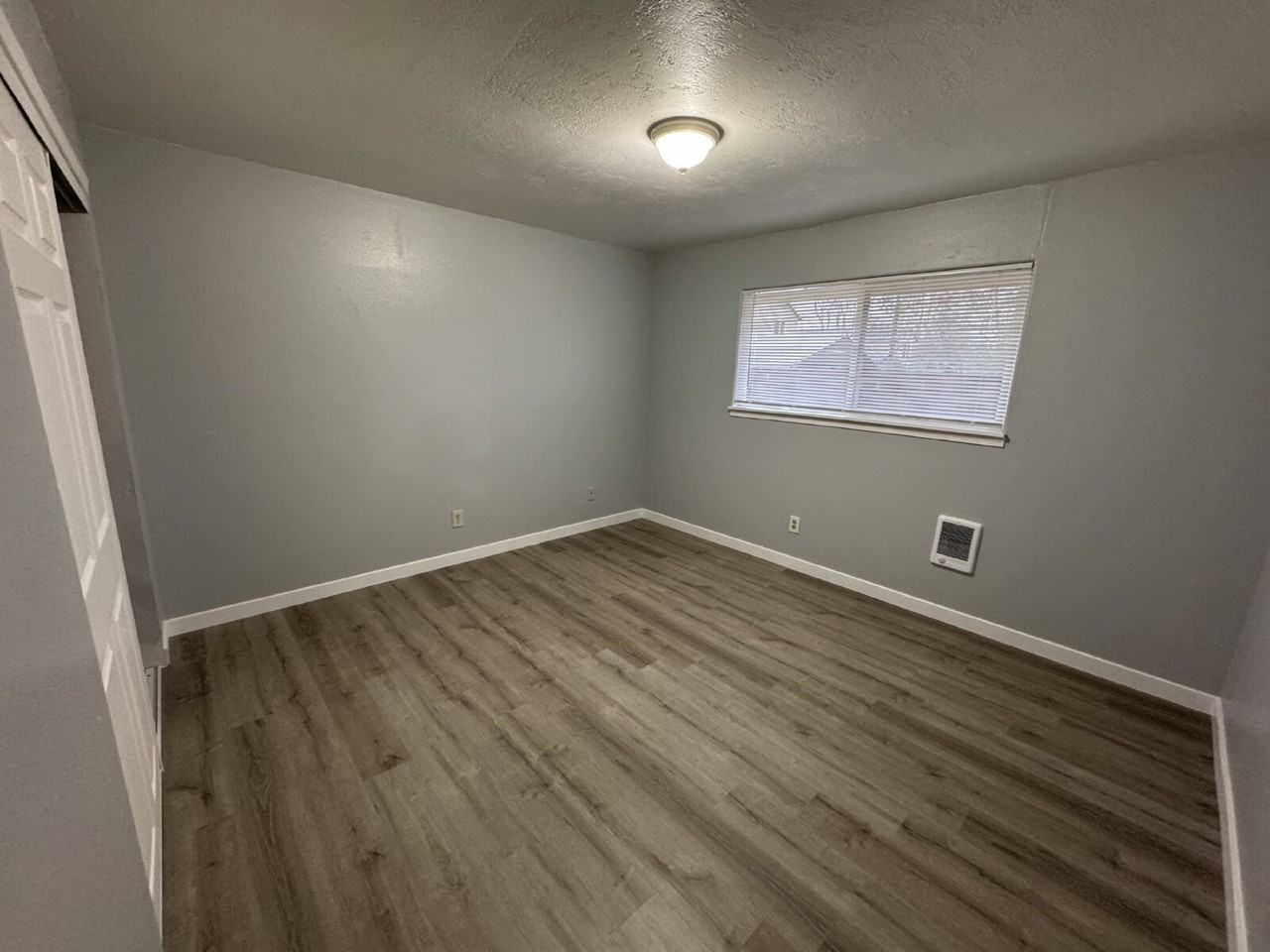 1427 Se 85th Ave - Photo 6 of 10