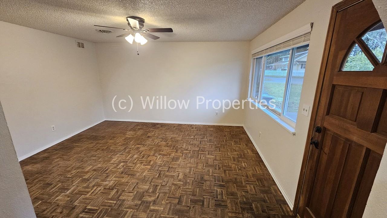 15210 13th Ave S - Photo 2 of 12