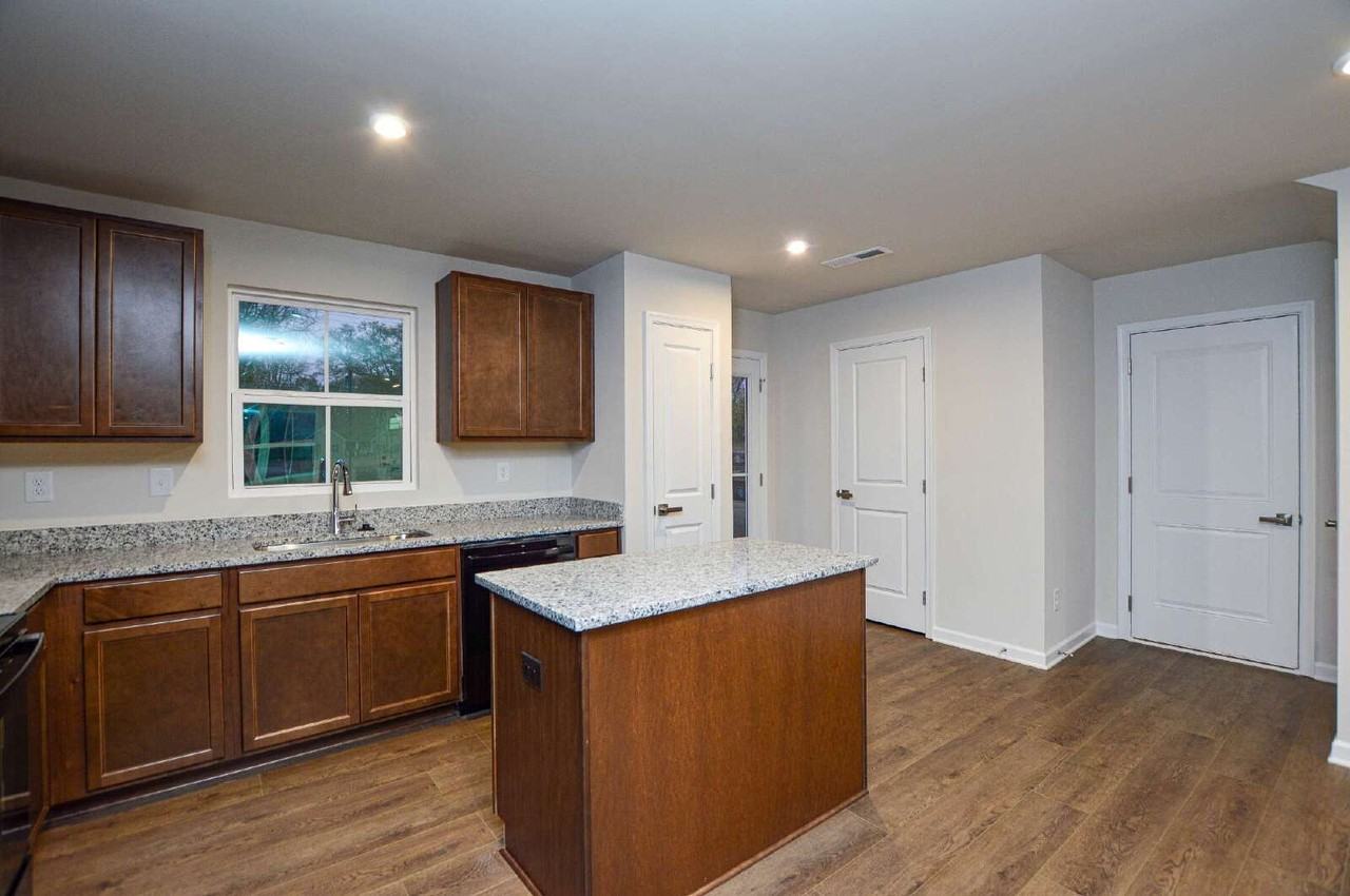 Ryan Homes at Basildon - Photo 5 of 26